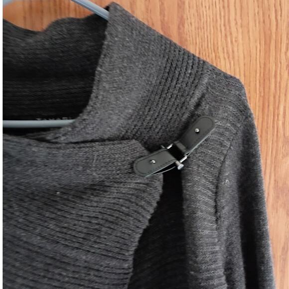 Tahari Charcoal Gray Merino Wool Blend Draped Funnel Neck Sweater S Minimalist - Picture 4 of 11